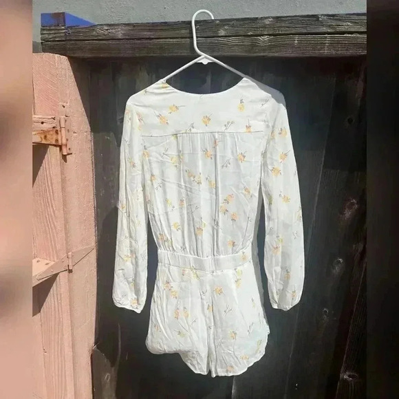 Flynn Skye Summer Light Piper Romper - Picture 5 of 8